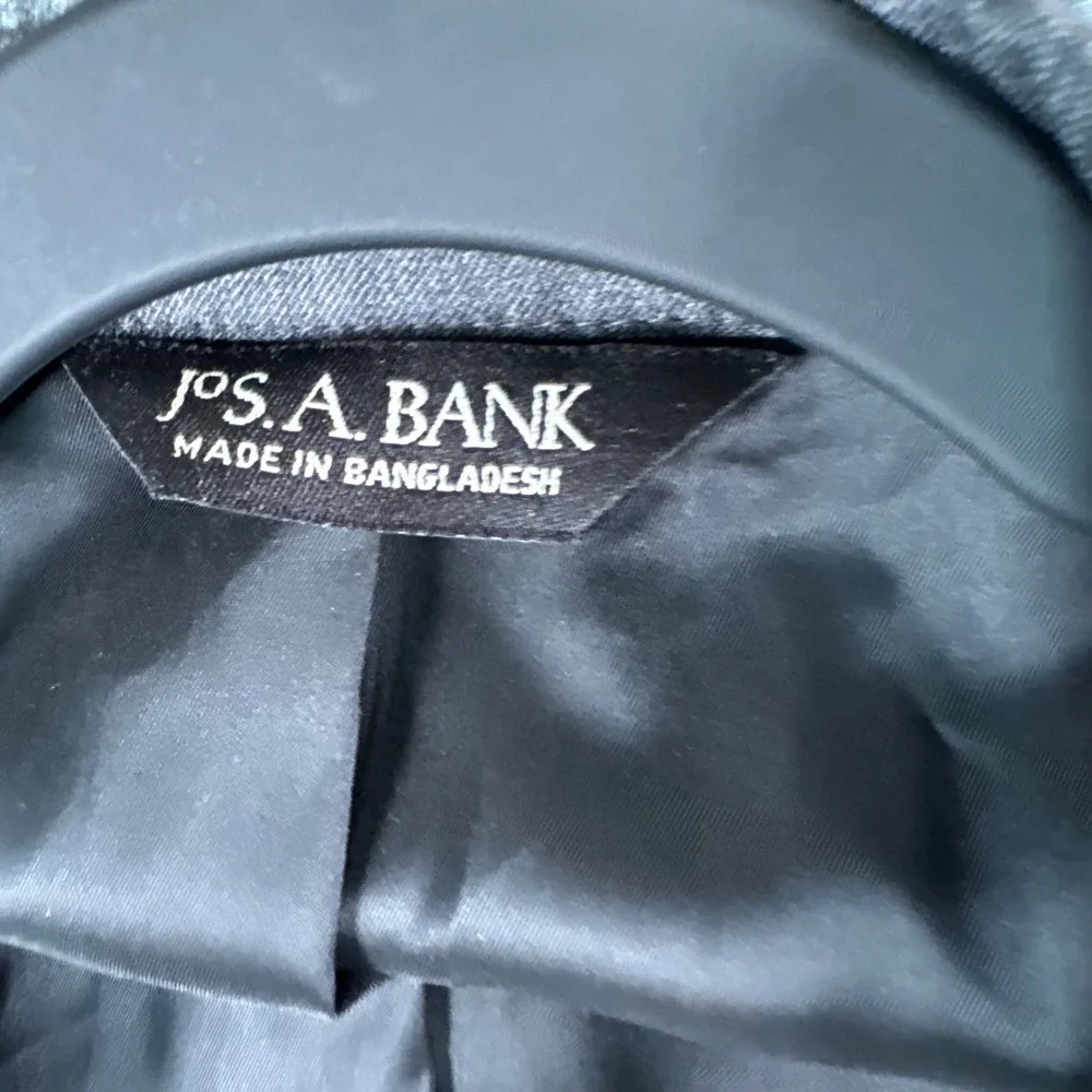 Jos. A. Bank item details